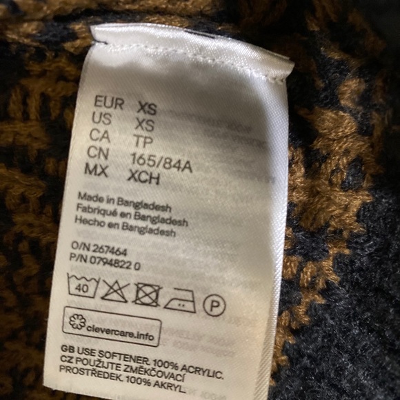 H&M knit turtleneck Sweater snowflake pattern - Picture 5 of 7